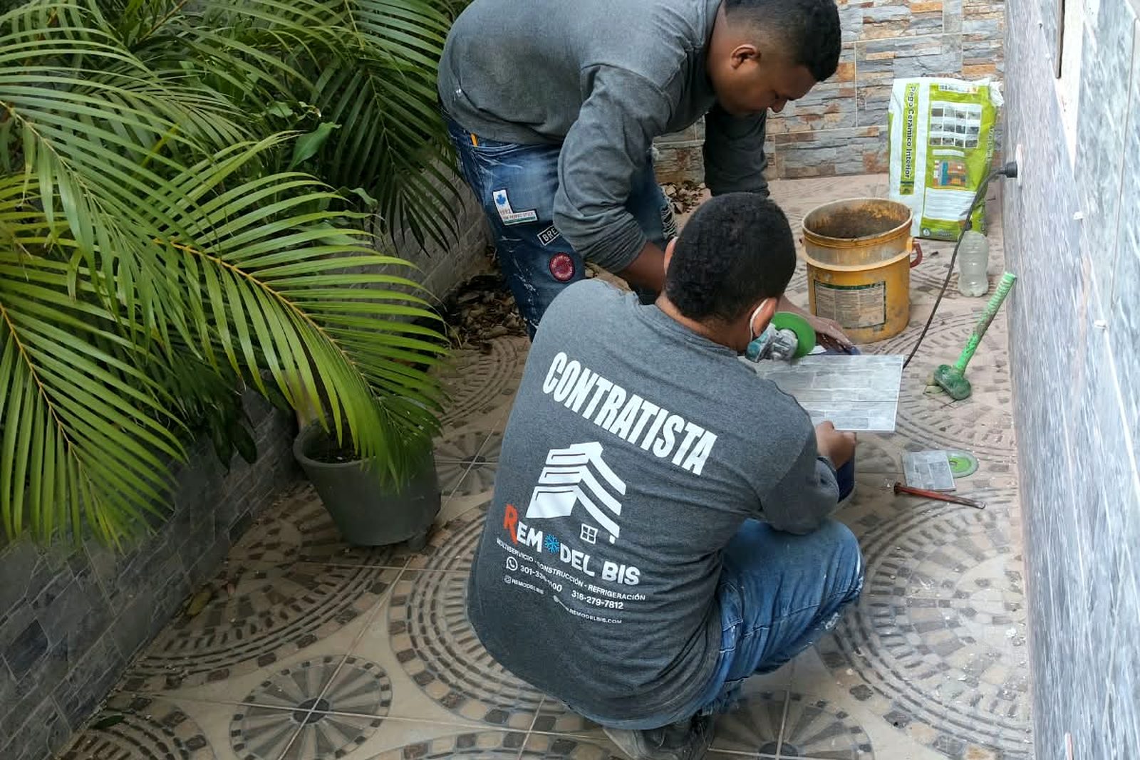 Acabados en piso estampado y obra civil exterior