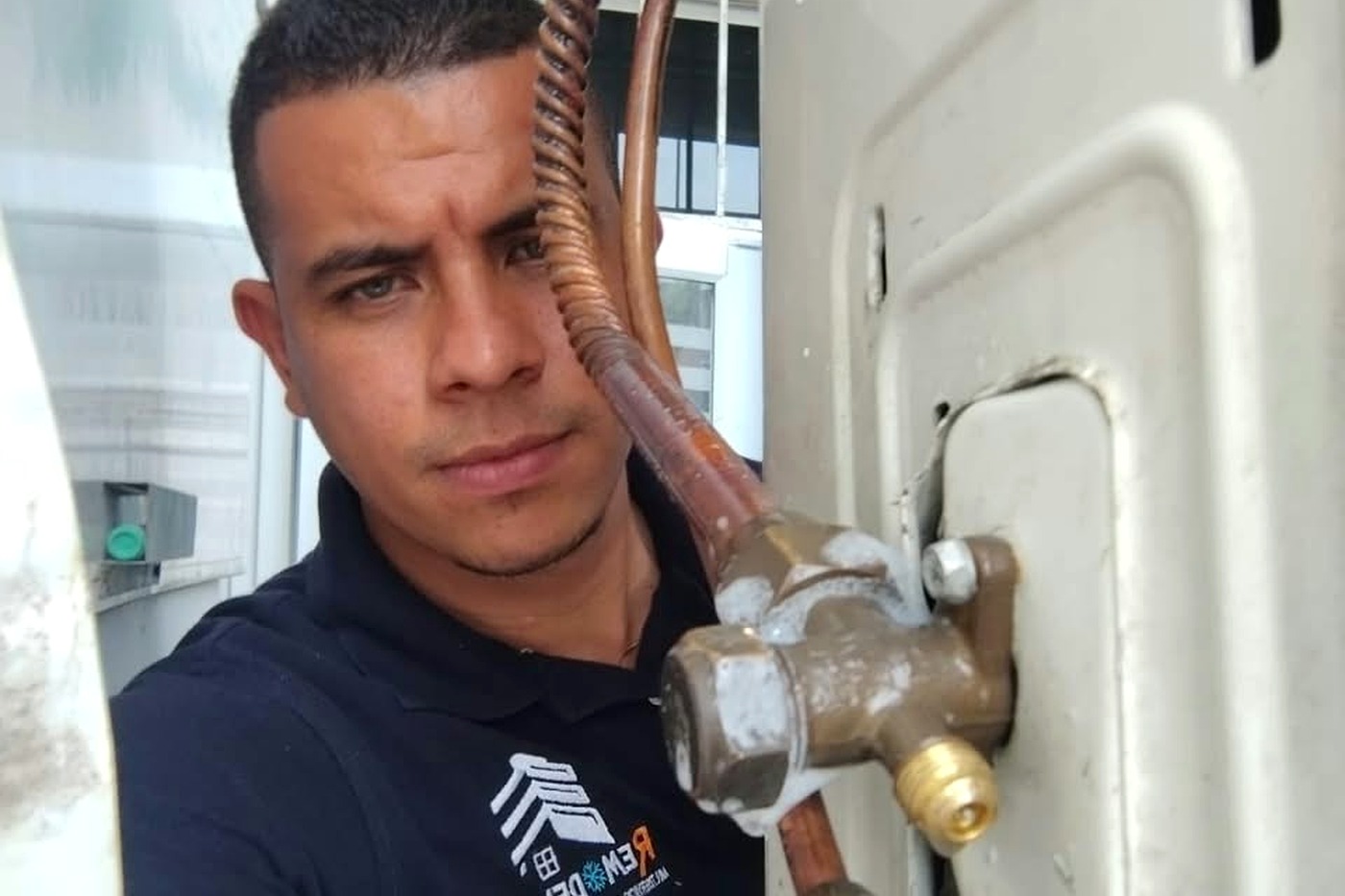 Recarga de refrigerante — servicio profesional de REMODEL BIS en Barranquilla
